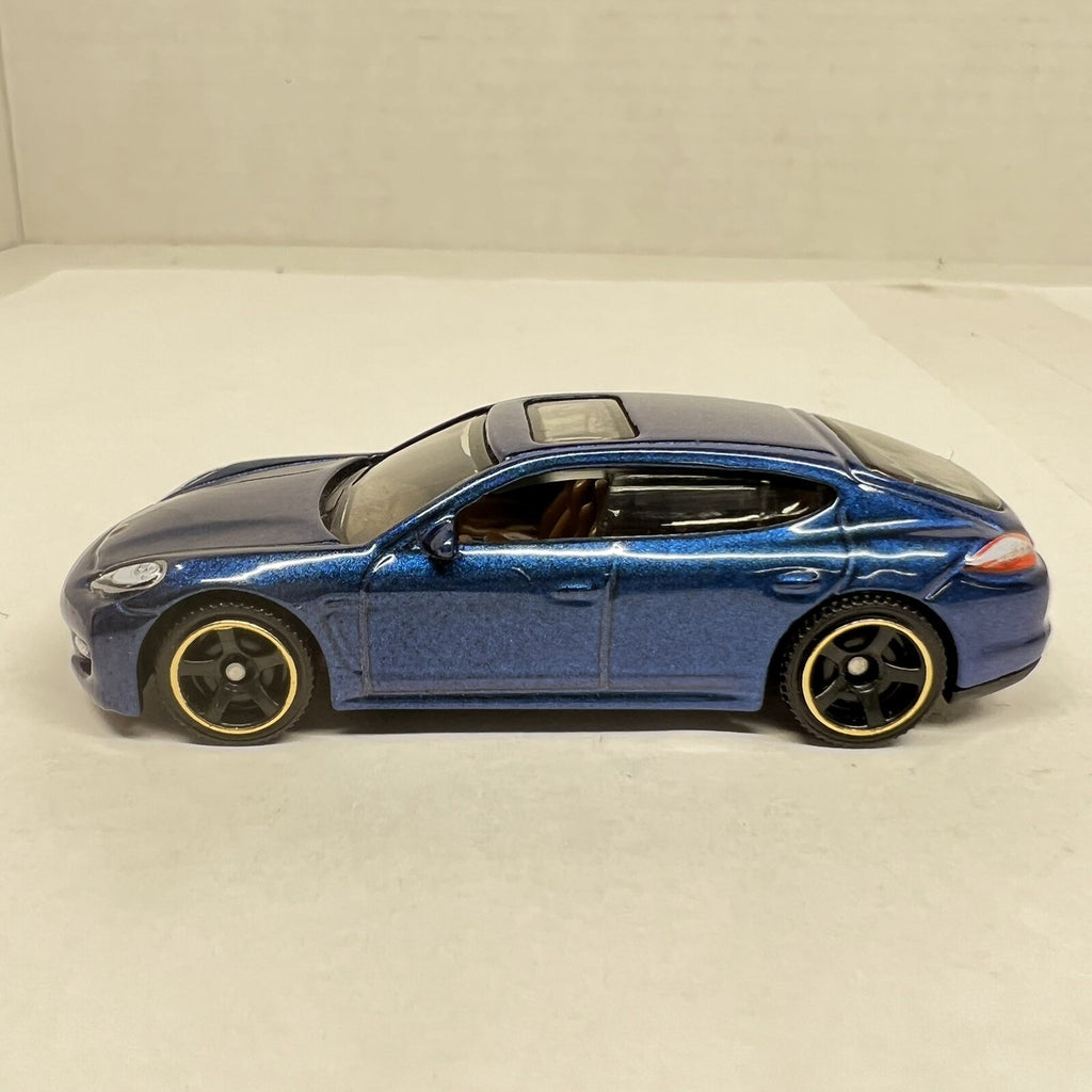 Matchbox  PORSCHE PANAMERA    Blue metallic paint