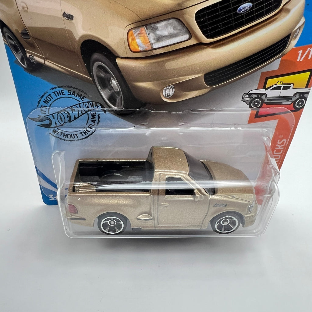 Hot Wheels '99 Ford F-150 SVT Lightning Gold 237/250 HW Hot Trucks 1/10