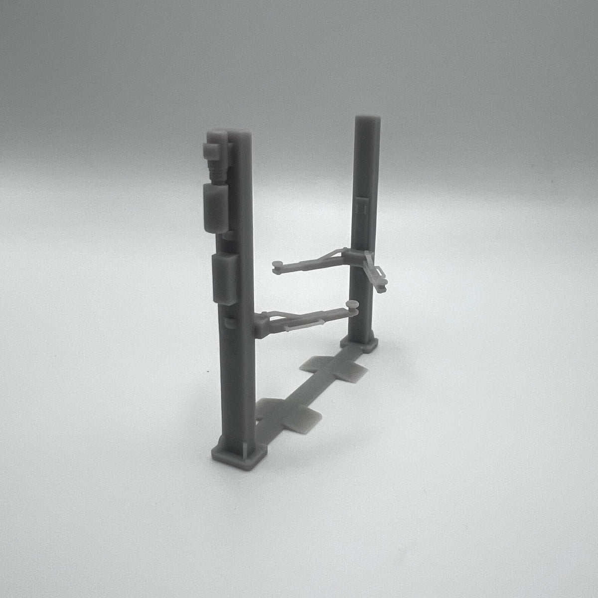 Scale 1:64 Garage Diorama, Rim Rack, 2 Post Lift and Scissor Lift *Hot Wheels*