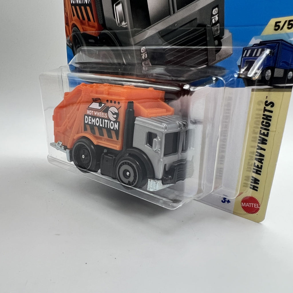 Hot Wheels Total Disposal Orange Garbage Truck Diecast 1:64 New On Card