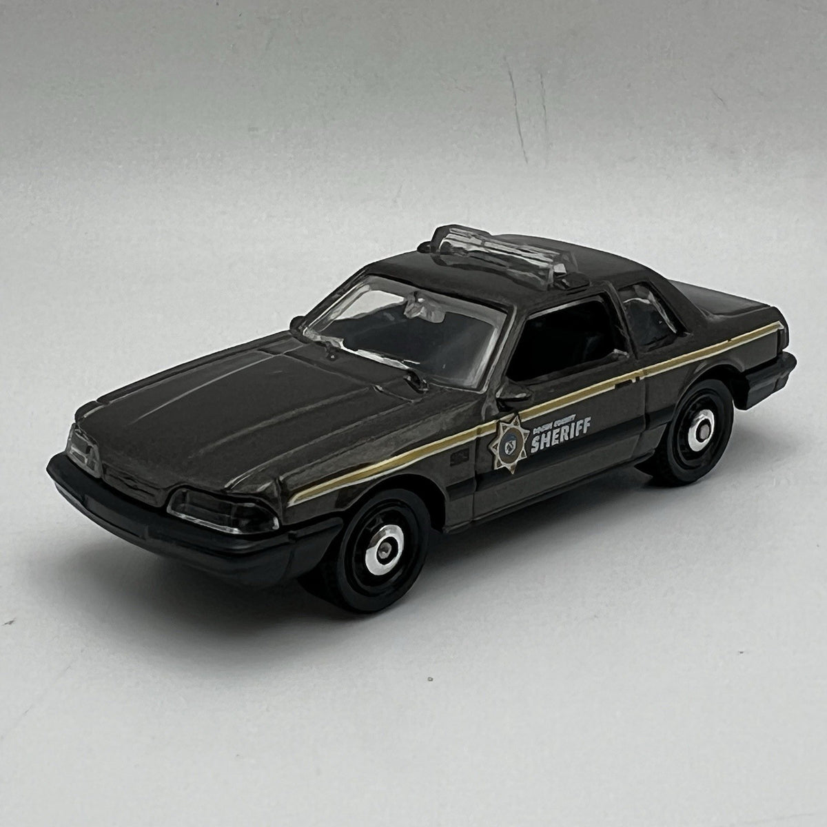 1993 93 Ford Mustang LX SSP Fox Collectible 1/64 Scale Diecast Diorama Model