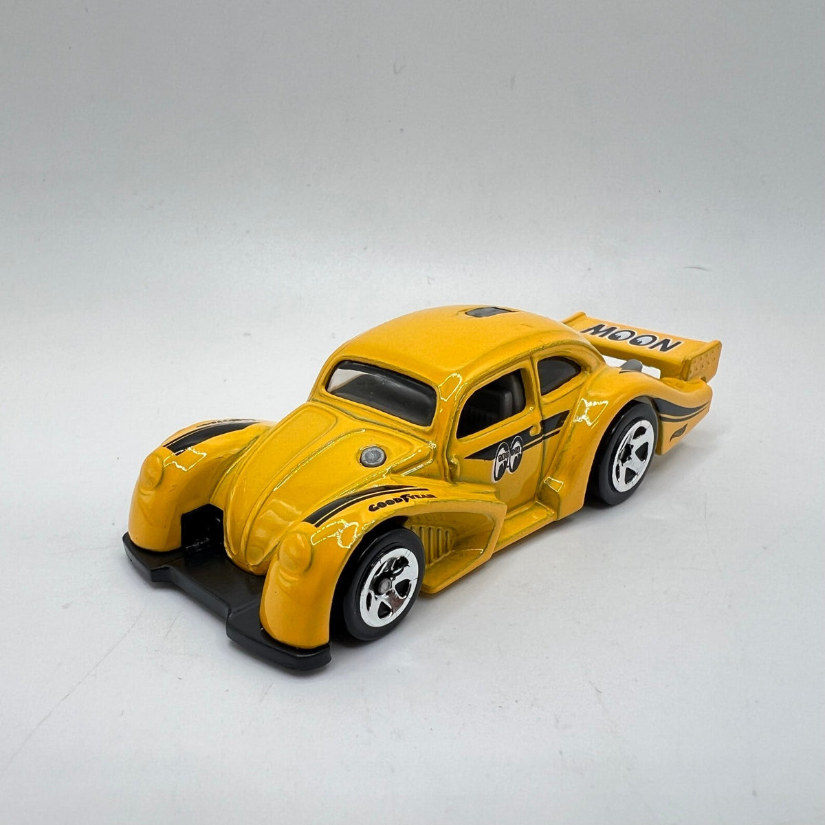 Hot Wheels Volkswagen Kafer Racer Yellow Mooneyes LOOSE 1/64