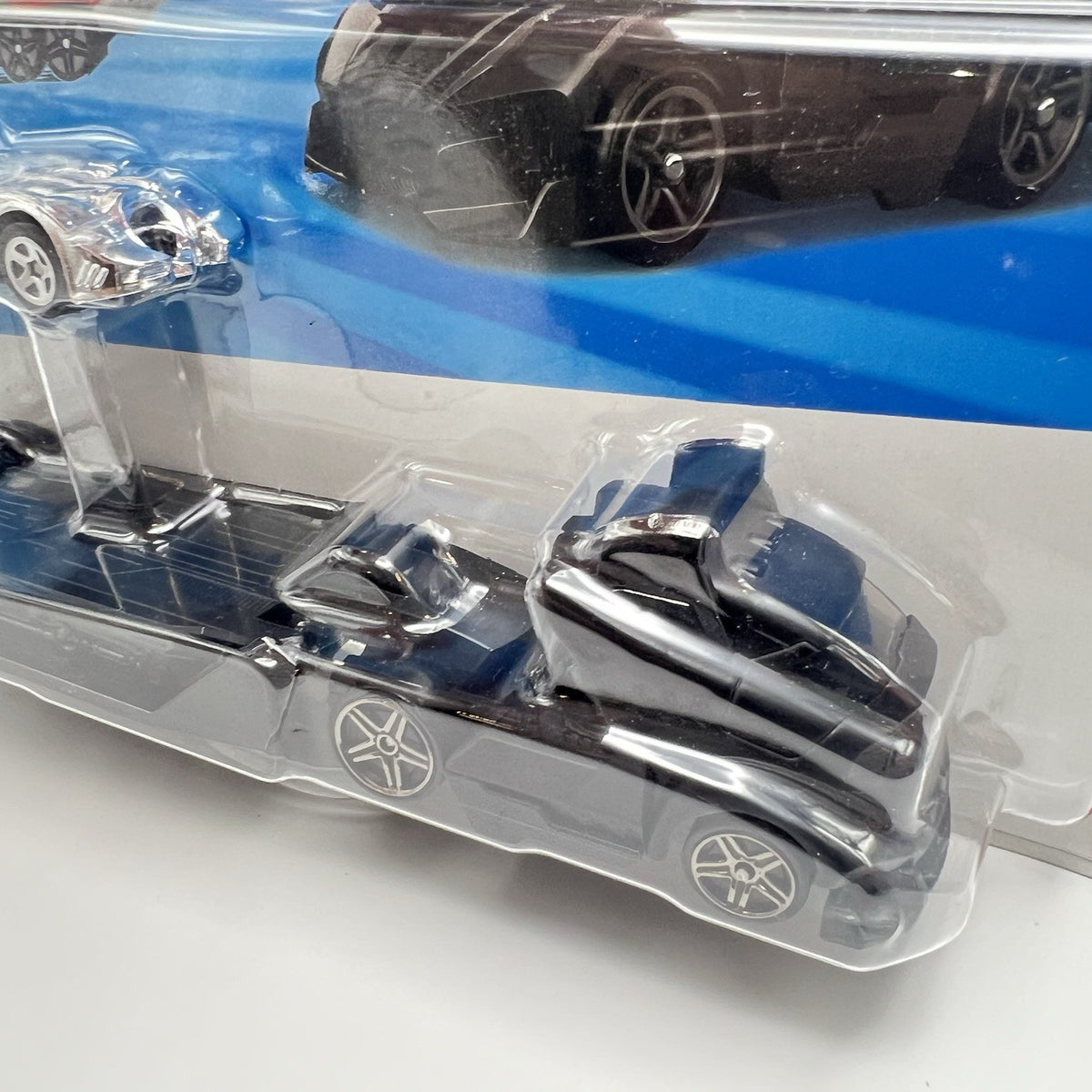 EXCELLENT CONDITION Hot Wheels Super Rigs Chrome Batmobile Hauler 2025 NEW 1/64