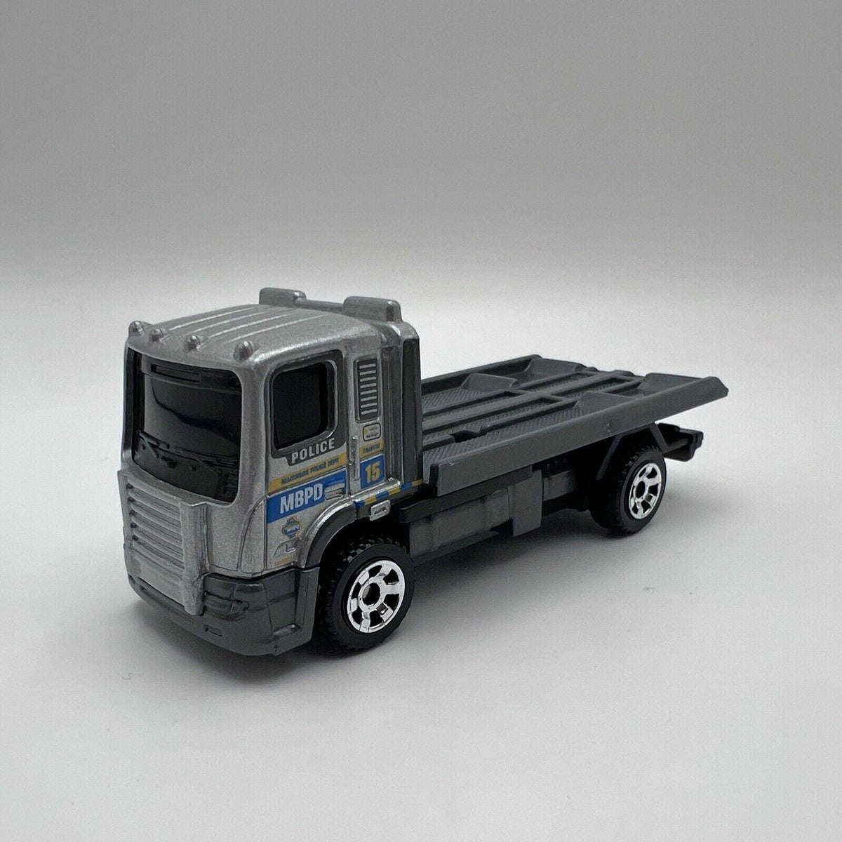 Matchbox 1/64 Diecast MBX City Silver MBX Flatbed King Loose