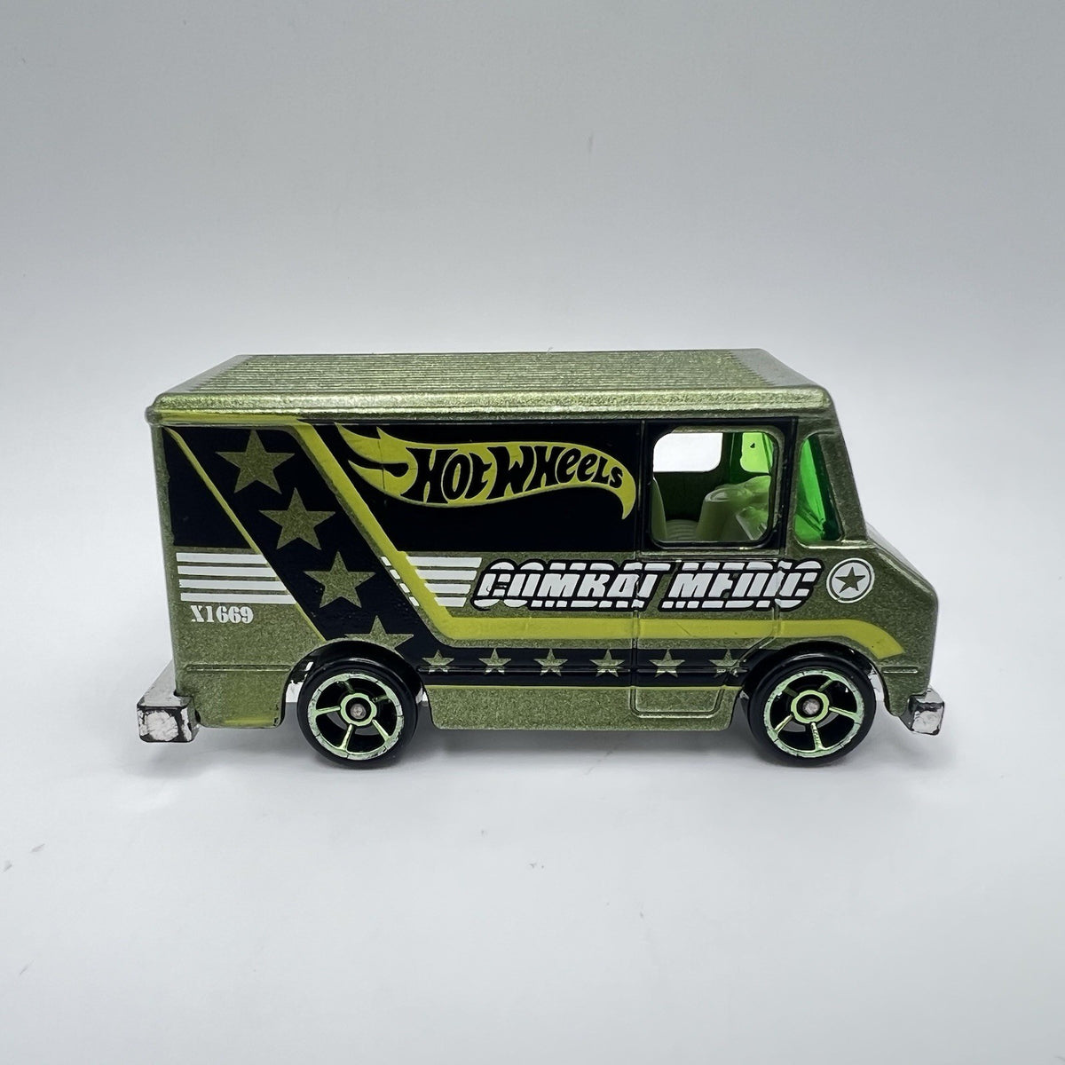 Hot Wheels Grumman Olson HW City Combat Medic Rescue Van Green 2012 Mint - LOOSE