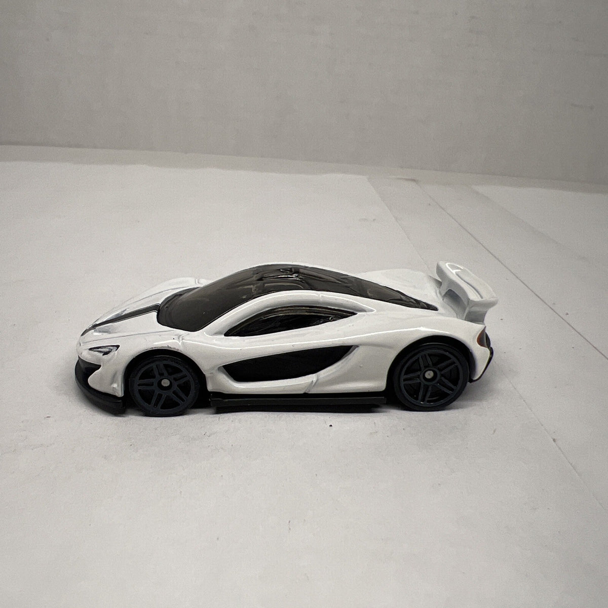 Hot Wheels #170 HW Exotics McLaren P1 White Loose - Rare Exotic Supercar!