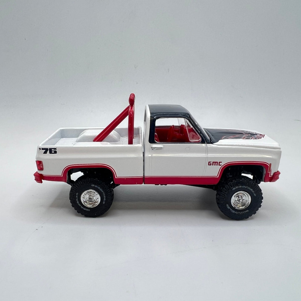 M2 Machines 1976 GMC 4x4 Pickup White Red Firebird Hood LOOSE 1/64