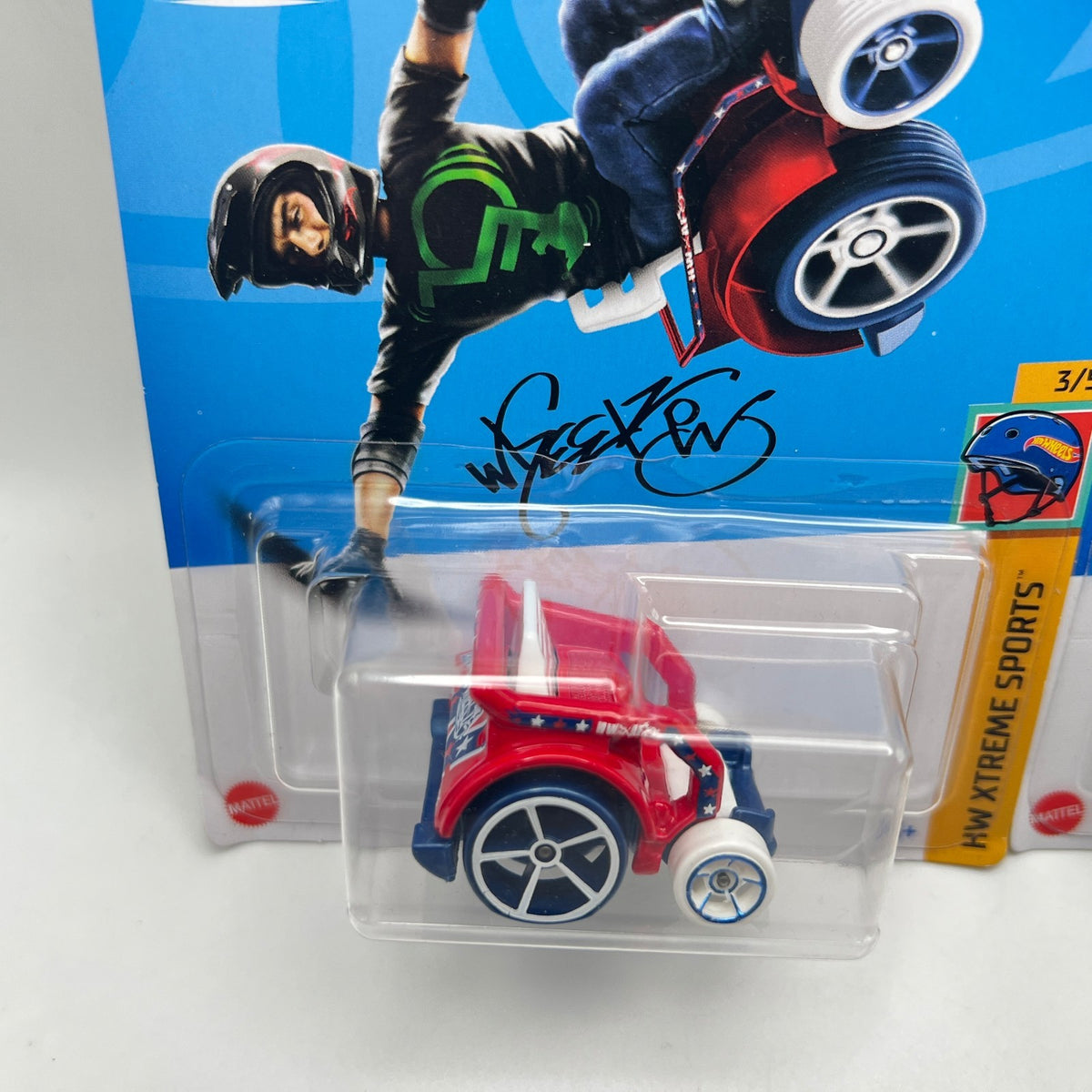 Hot Wheels Wheelie Chair Lot of 2 Red & Black HW Xtreme Sports 3/5 64/250