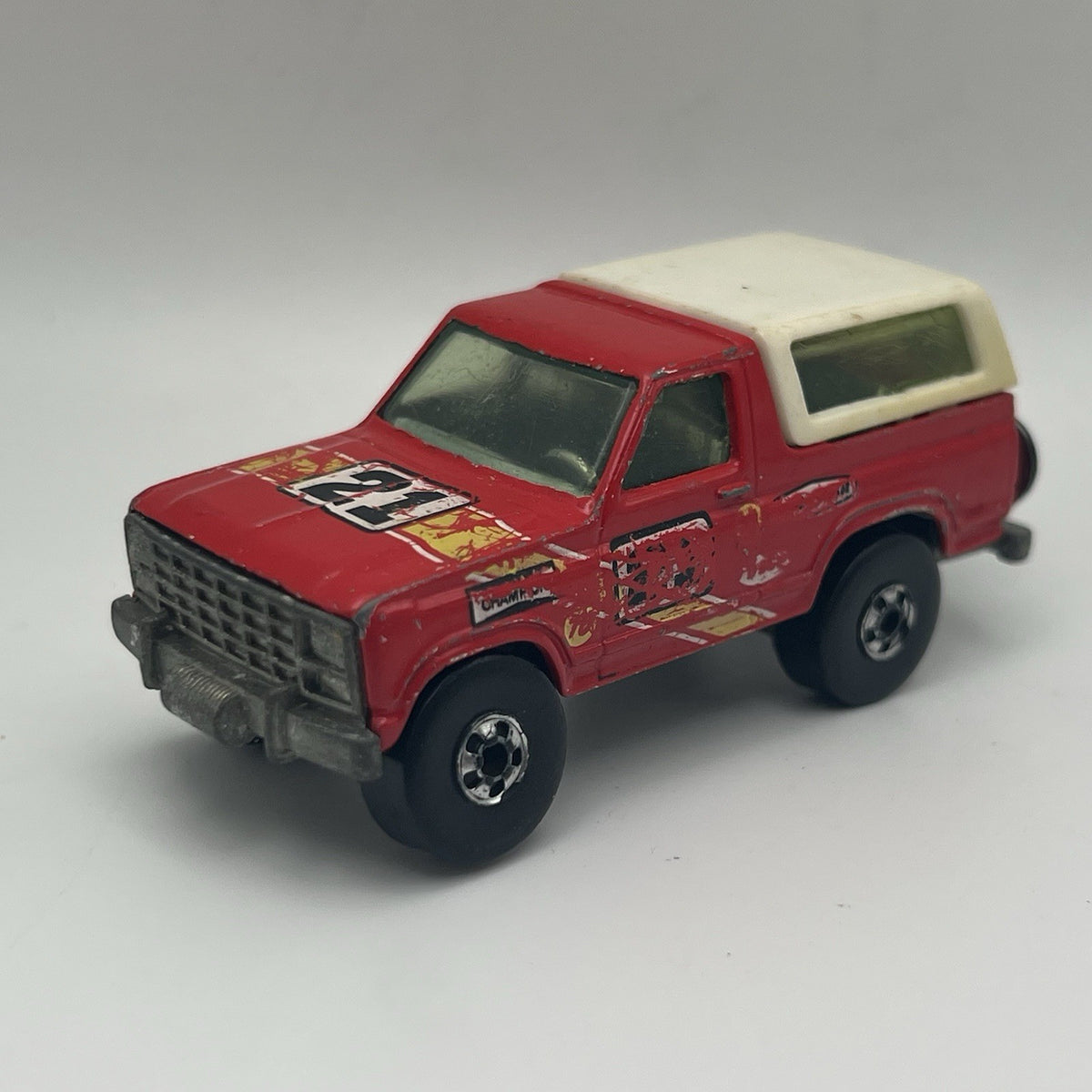 VINTAGE HOT WHEELS BLACKWALL FORD BRONCO #21 - RED & WHITE