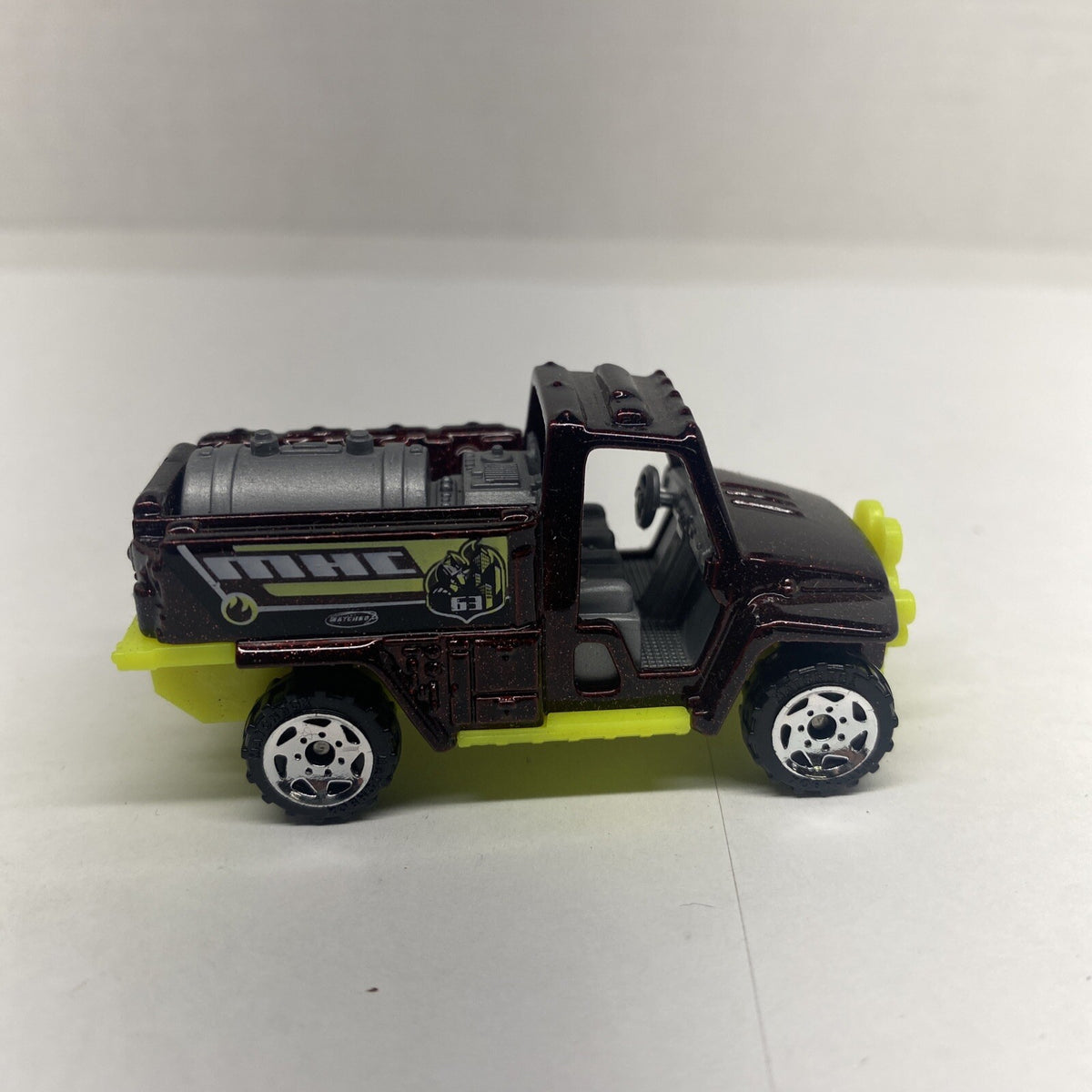 Matchbox Foam Fire Truck Vehicle 2001 Toy Glitter Maroon Red and Yellow Base