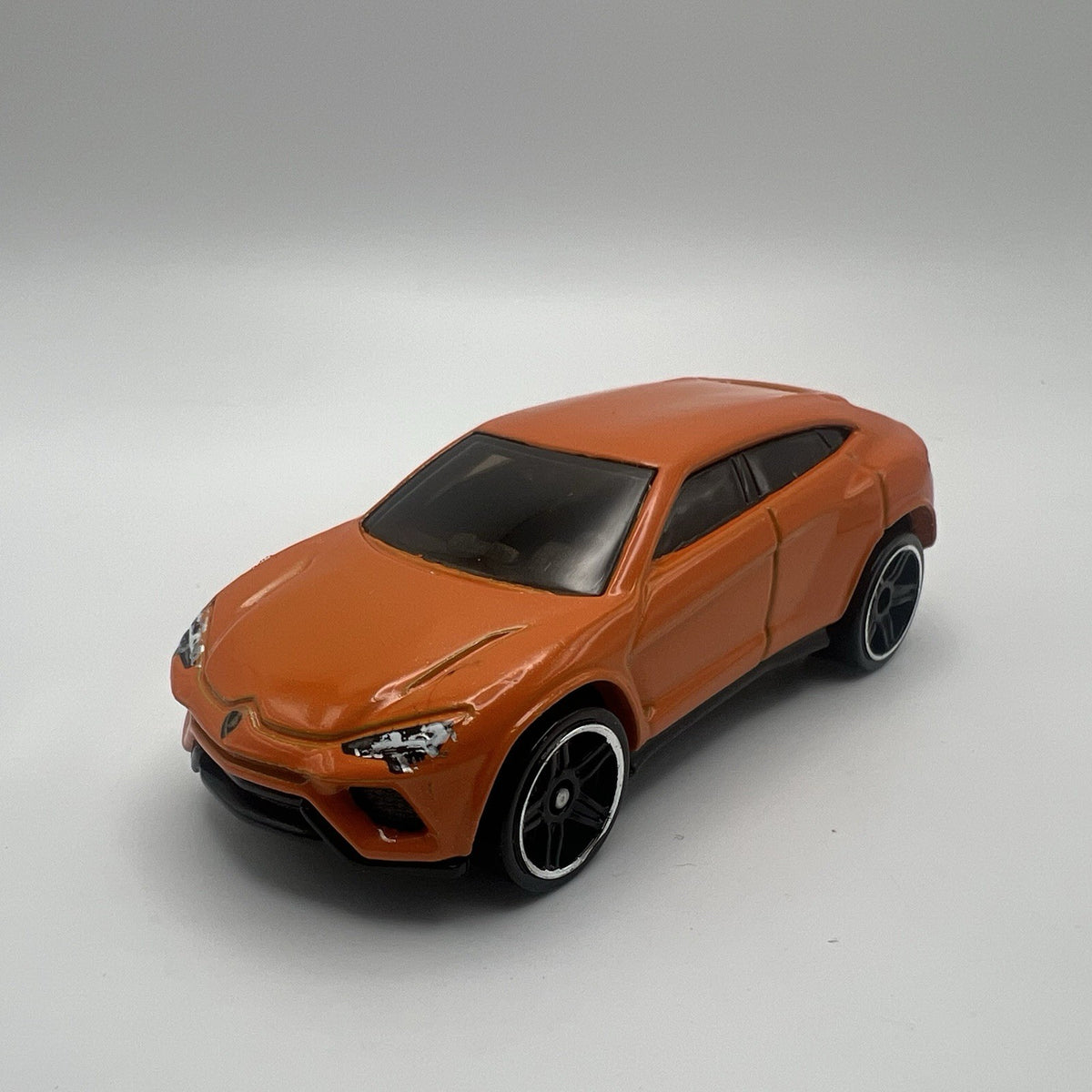 2012 12 Lamborghini Urus Concept Collectible 1/64 Scale Diecast Model