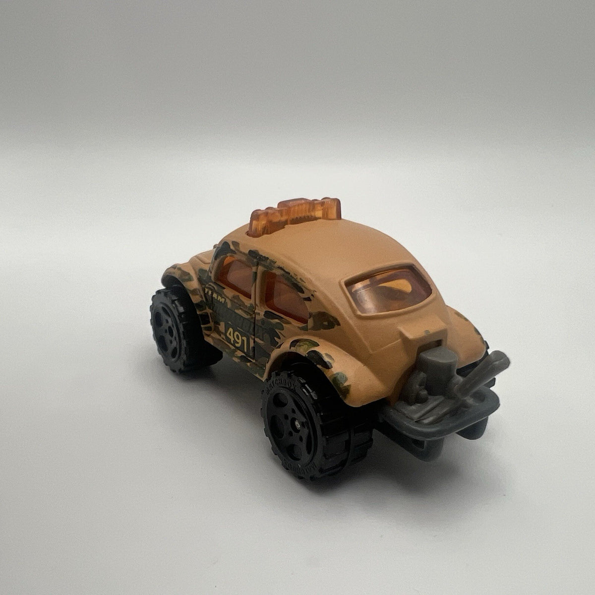 Volkswagen Classic Beetle 4x4 Collectible 1/64 Scale Diecast Diorama Model