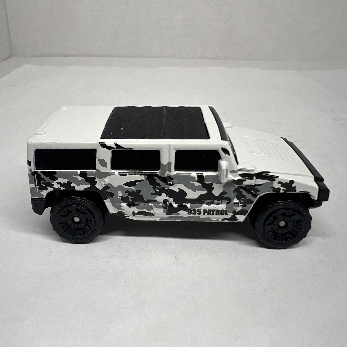 Matchbox 2002 Hummer H2 SUV Concept 935 Patrol Scale 1:72