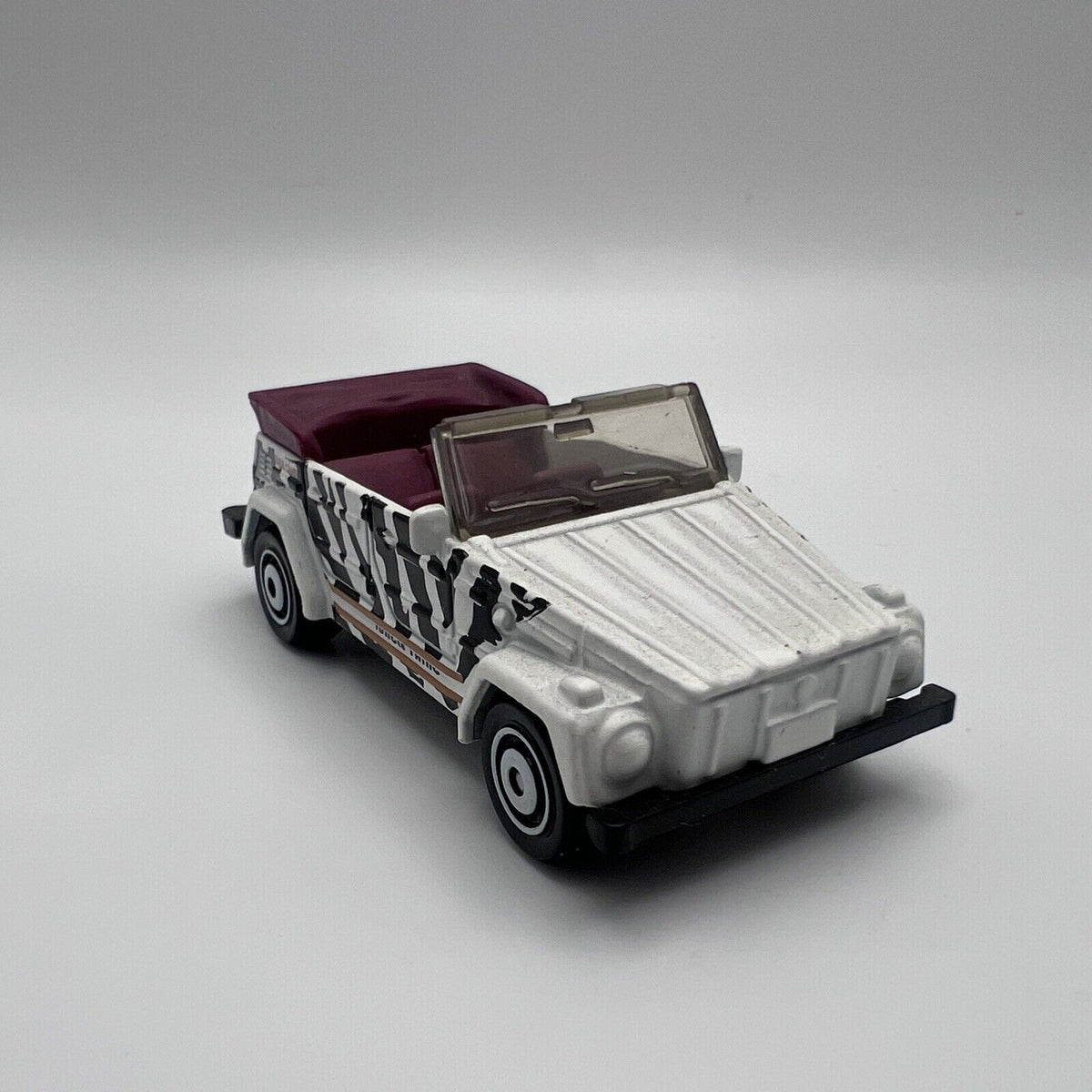 Matchbox Jungle Explorers (2010) White Volkswagen Type 181 Toy Car 98/100 Loose