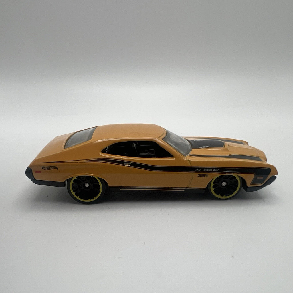 2010 Hot Wheels Muscle Mania '72 Ford Gran Torino Sport 1:64 Diecast