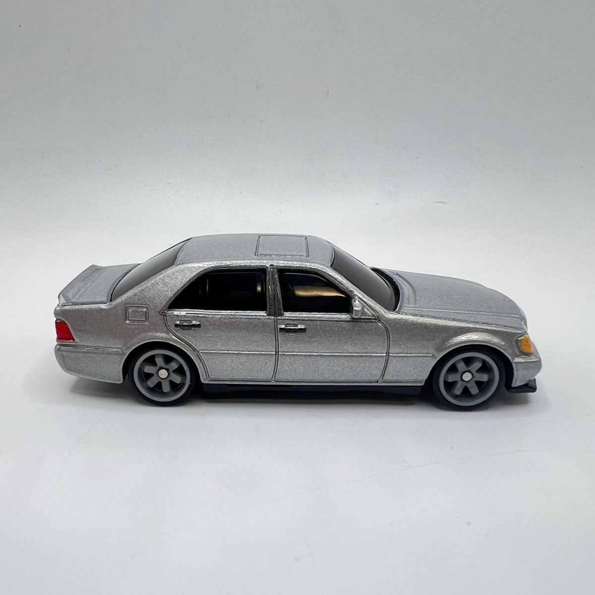 Hot Wheels Mercedes-Benz 500 SEL W140 Silver Real Riders LOOSE 1/64