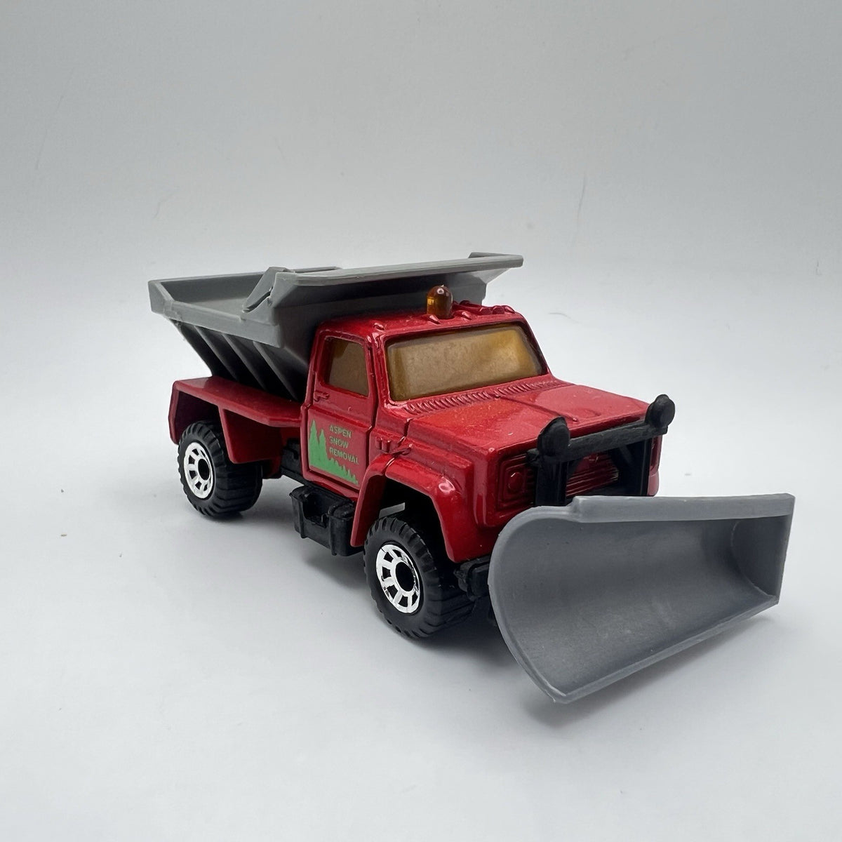 Matchbox 1990 Chevrolet Highway Maintenance Truck Aspen Snow Removal Toy