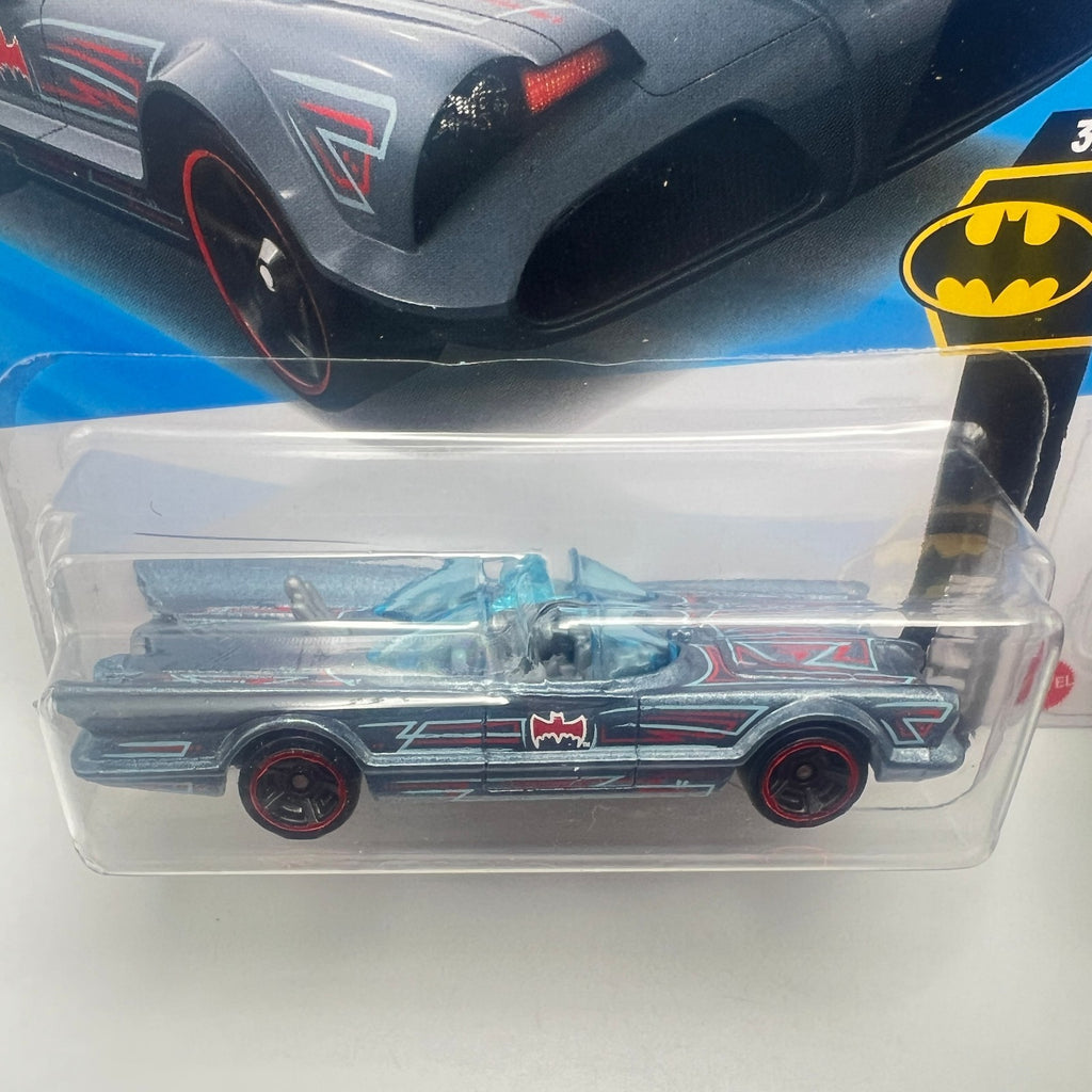 HOT WHEELS TV SERIES BATMOBILE LOT OF 2 RED & GREY BATMAN 3/5 103/250 1:64