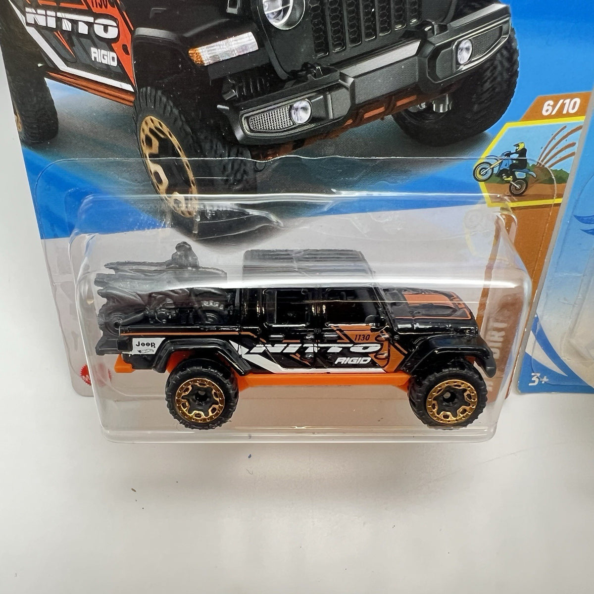 Hot Wheels '20 Jeep Gladiator Lot of 2 Black + Green