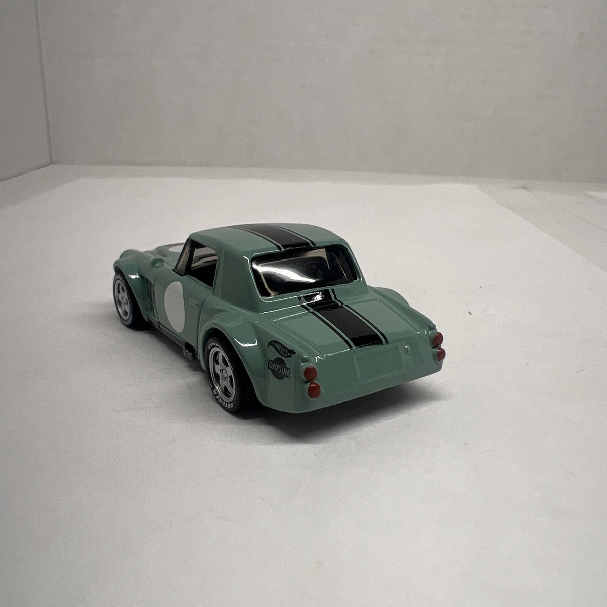 Hot Wheels Datsun Fairlady 2000 Legends of Speed #1/10 Yokohama With Real Riders