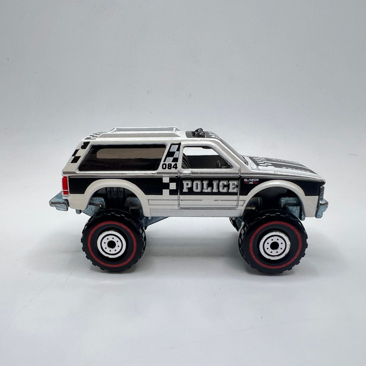 Hot Wheels Blazer 4x4 White Police 084 LOOSE 1/64