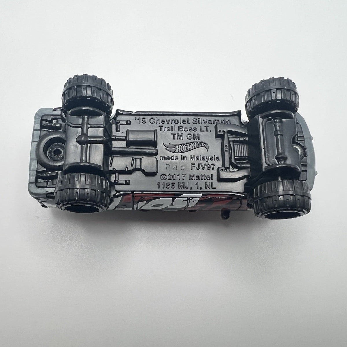 2019 19 Chevy Silverado Trail Boss Collectible 1/64 Scale Diecast Diorama Model