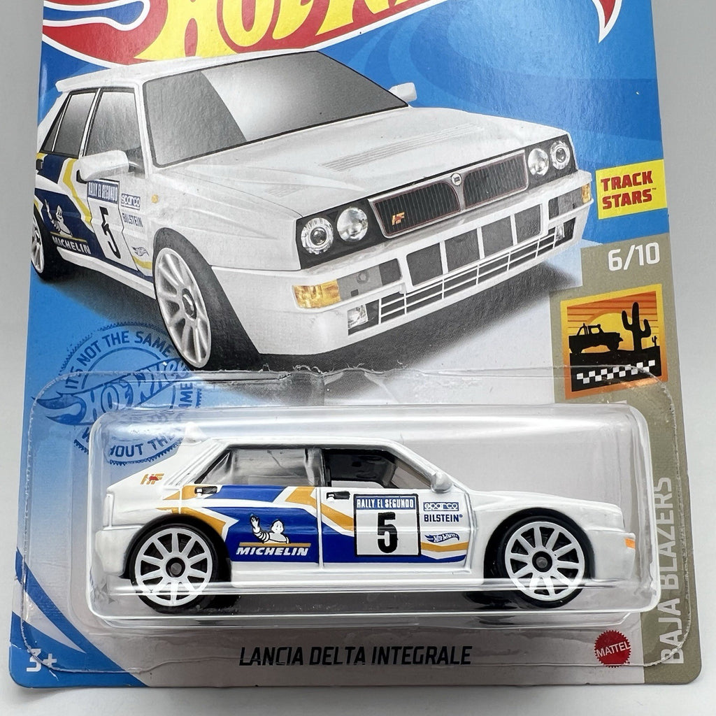 2021 Hot Wheels Baja Blazers Lancia Delta Integrale Rally Car - White 6/10