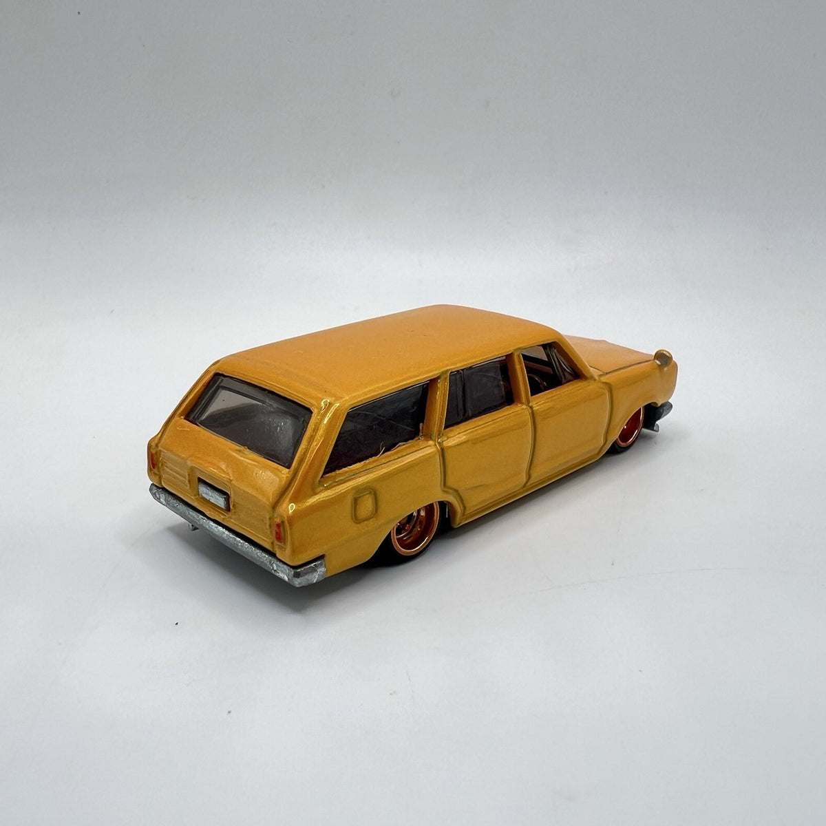 Custom Hot Wheels 69 Nissan Skyline Van With Real Riders