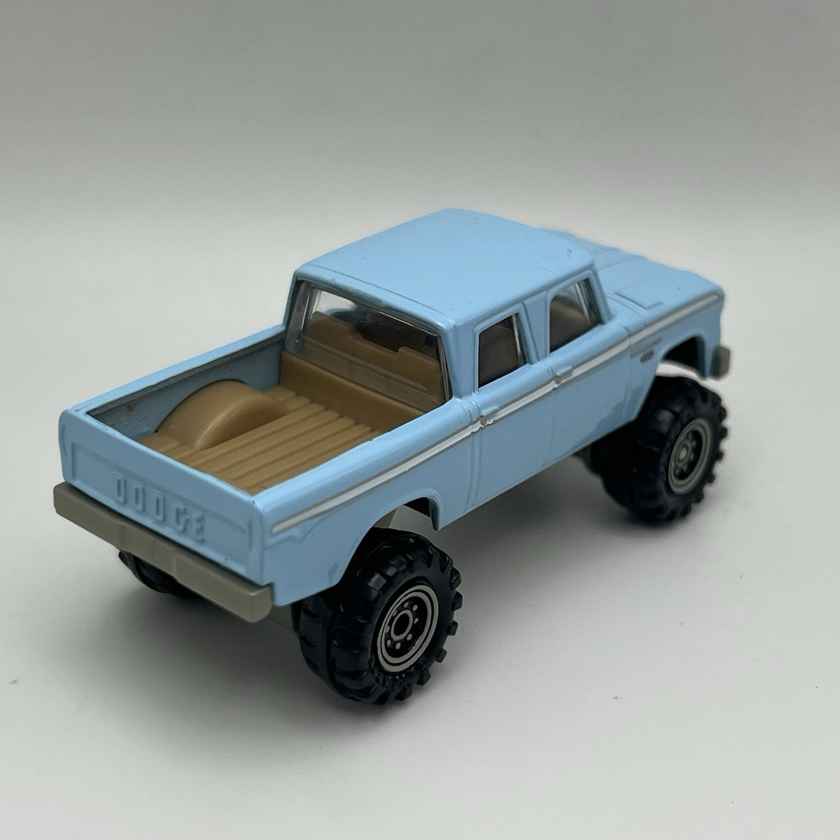 1968 68 Dodge D200 Pickup Truck Collectible 1/64 Scale Diecast Collector Car