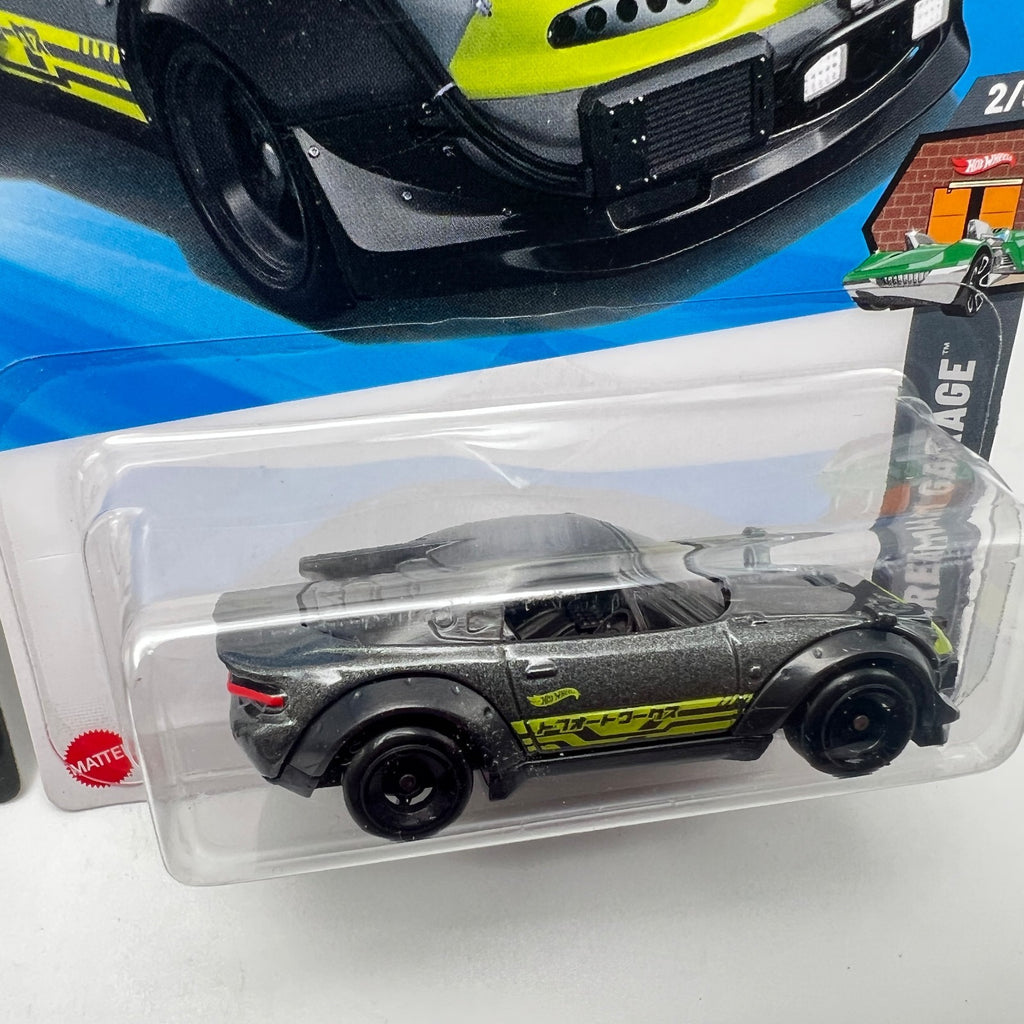 Hot Wheels Mazda MX-5 Miata Lot of 2 Gray + Green Winner 1/250 Dream Garage