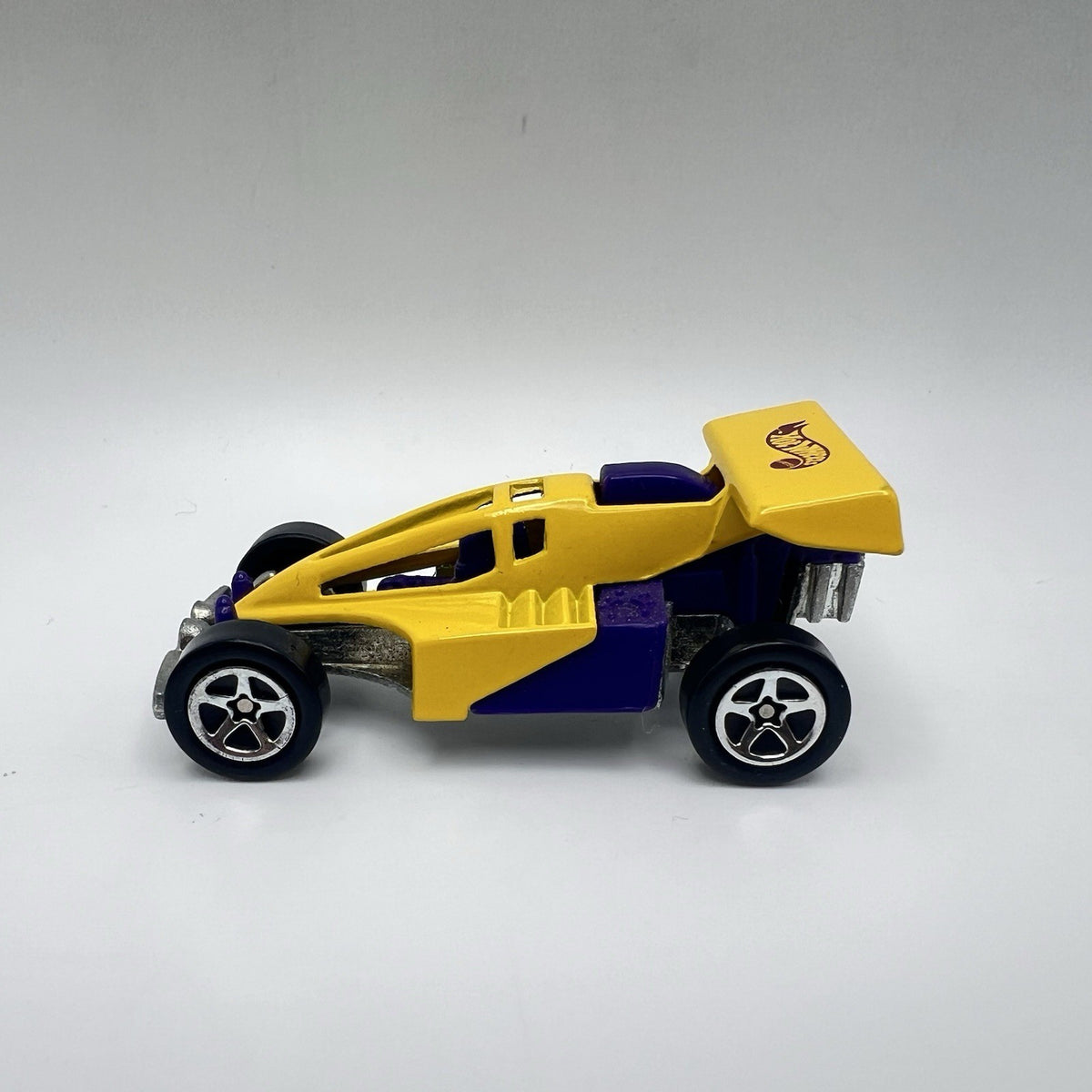 Hot Wheels Shock Factor Race Car Yellow/Purple Diecast 1/64 Scale Loose KB Toys