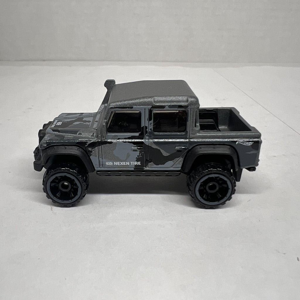 2018 Hot Wheels Loose Gray ‘15 Land Rover Defender Double Cab