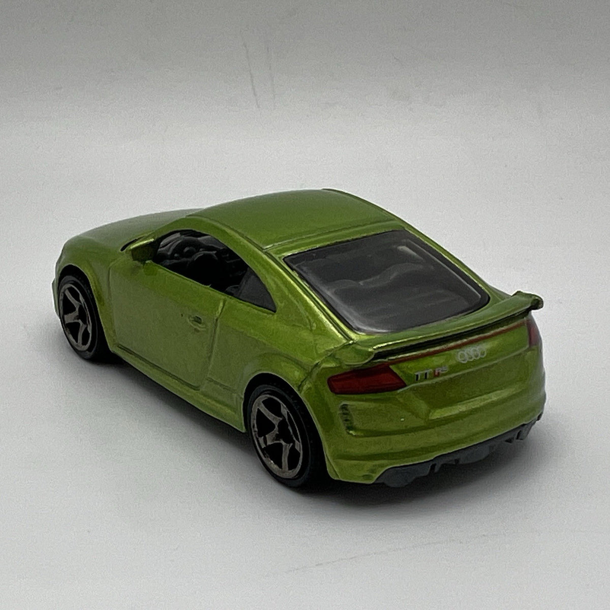 2019 19 Audi TT RS Coupe Coupé Collectible 1/64 Scale Diecast Diorama Model