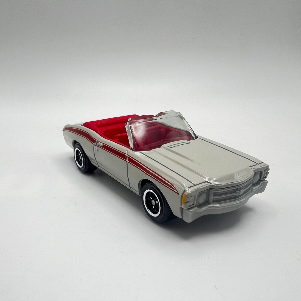 Matchbox 1971 Chevy Chevelle Convertible Light Gray Red Stripes LOOSE 1/64