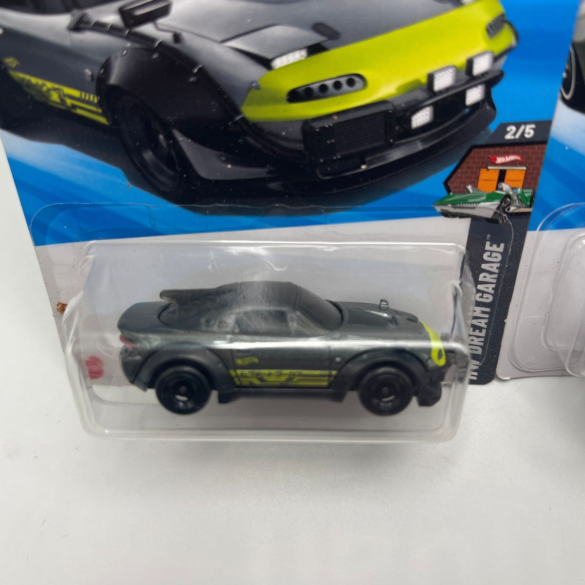 Hot Wheels Mazda MX-5 Miata Lot of 2 Grey Legends Tour + White 6 Dream Garage