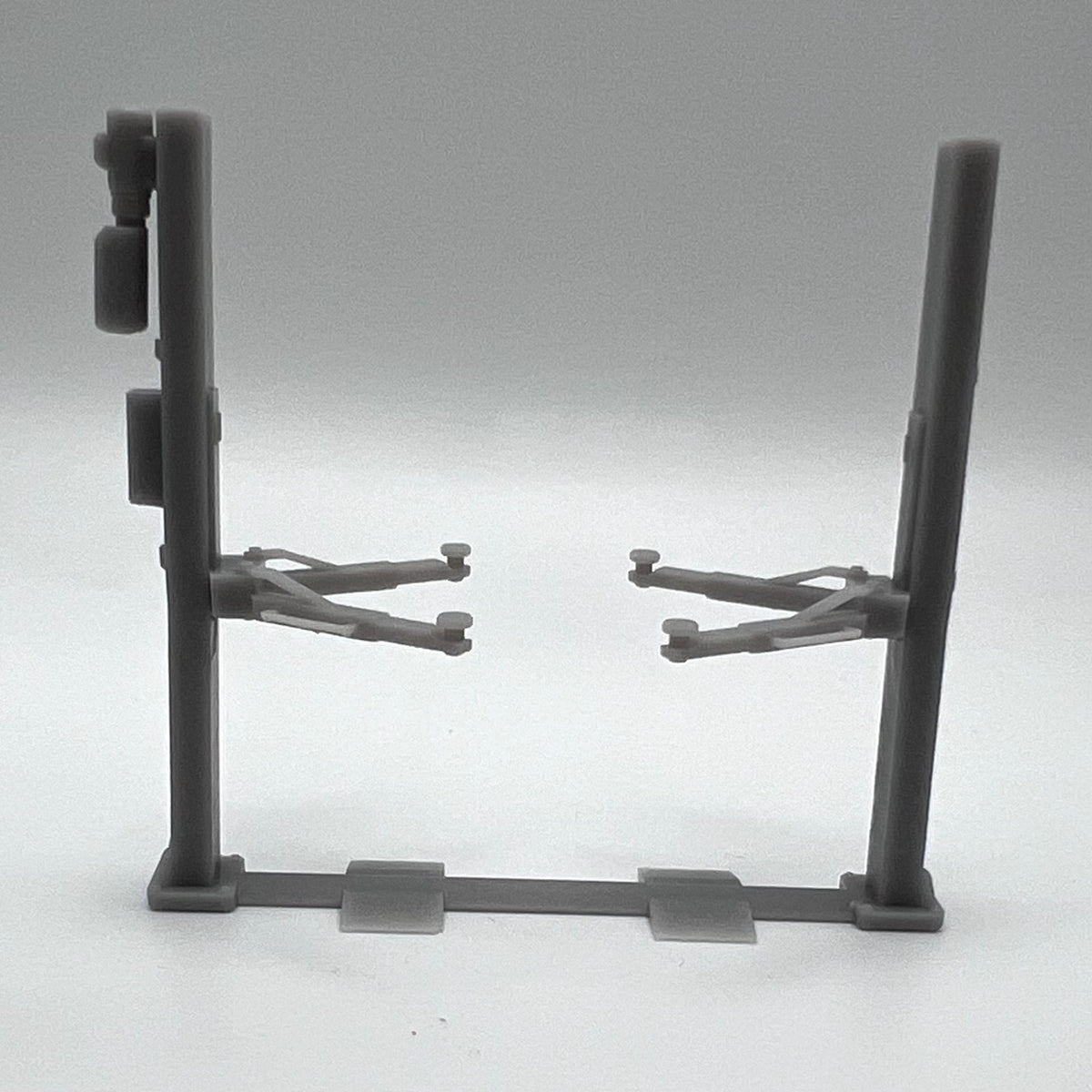 Scale 1:64 Garage Diorama, Rim Rack, 2 Post Lift and Scissor Lift *Hot Wheels*