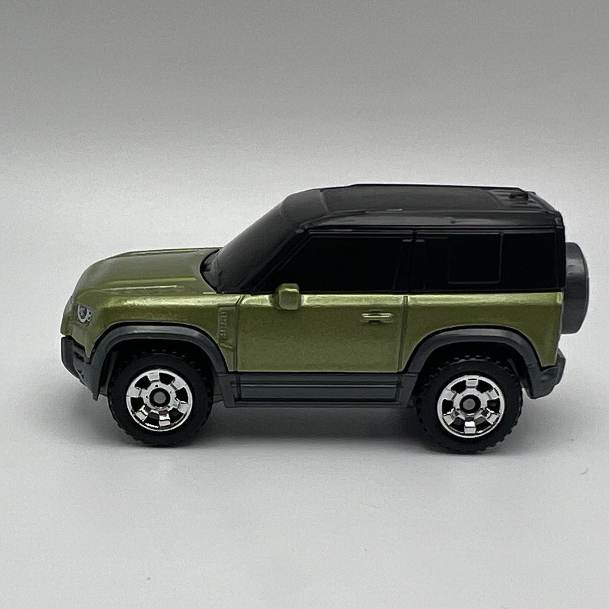 2022 MATCHBOX 2020 LAND ROVER DEFENDER 90 GREEN 1:64 DIECAST 2 1/2" SUV W/ BLACK