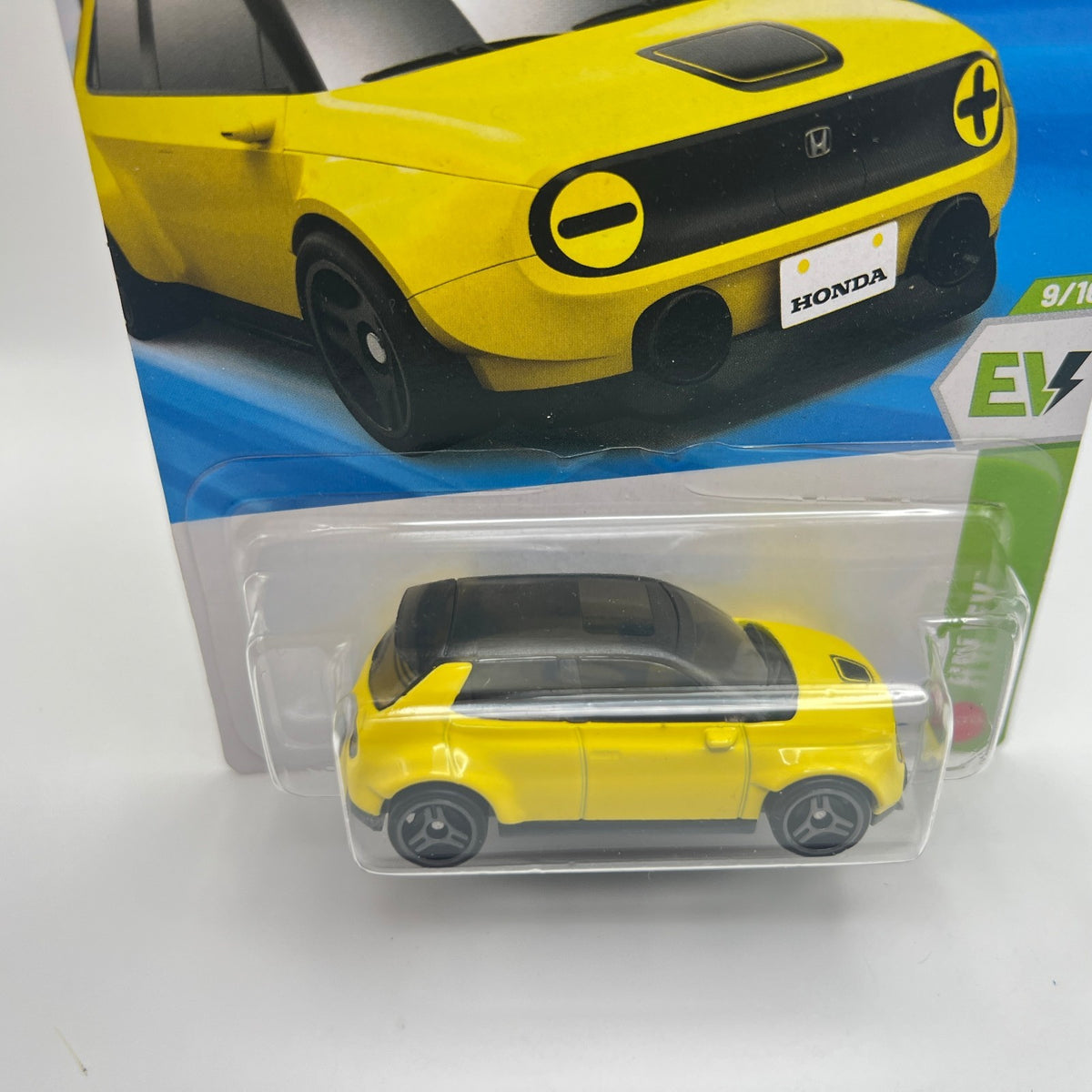 Hot Wheels Custom 2020 Honda e 115/250 HW EV 9/10 Yellow 1:64 Diecast