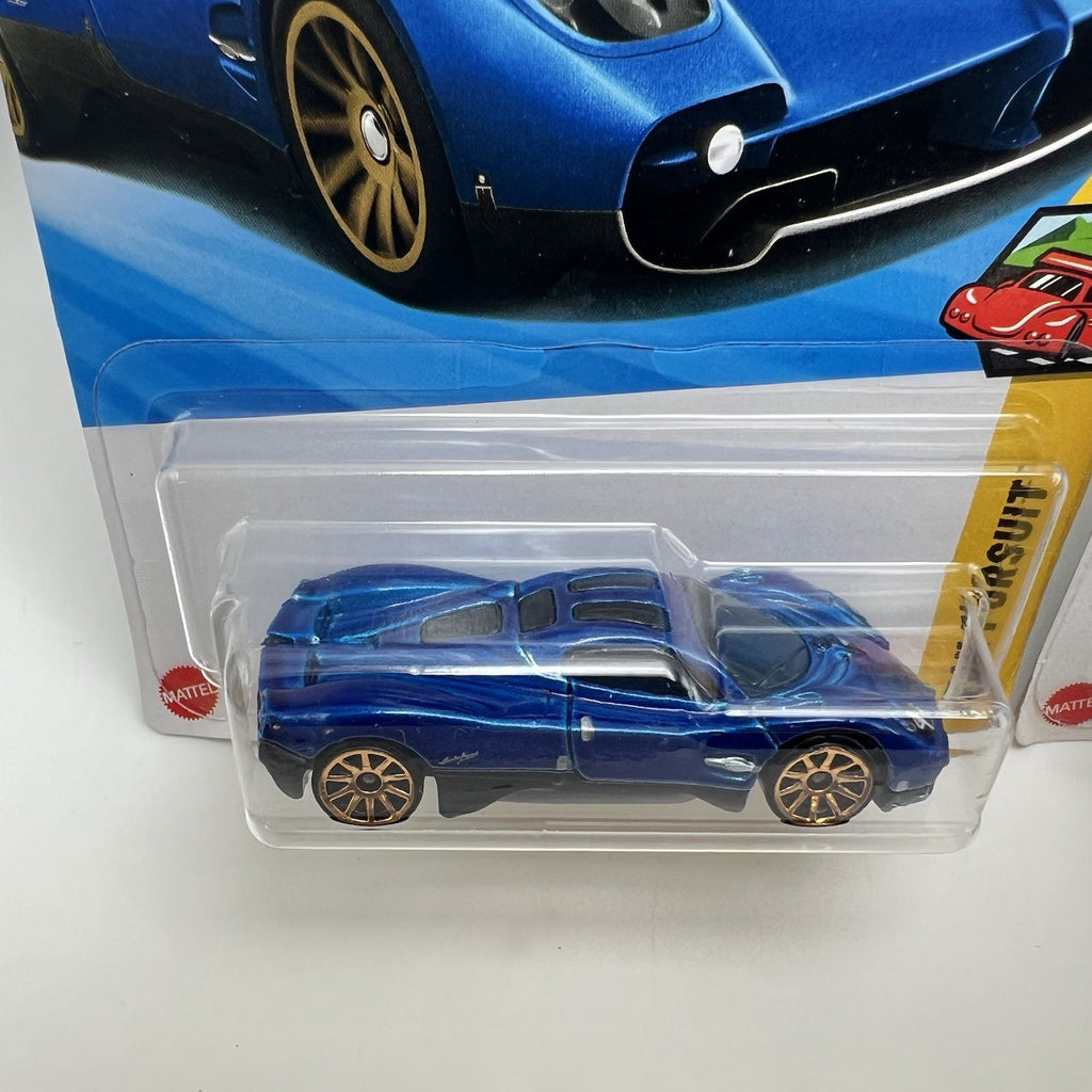 COMBO  Hot Wheels 2025 Pagani Utopia (WHITE - Exotics) (Blue - Peak Pursuit)