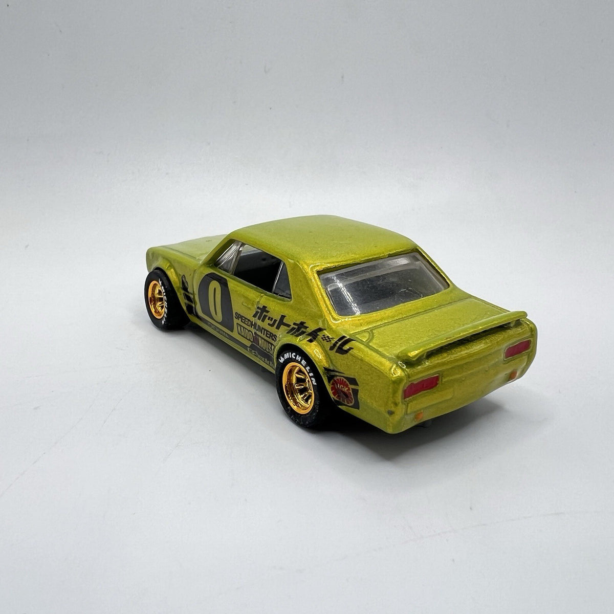 Hot Wheels Nissan Skyline H/T 2000 GT-X. Modified Custom