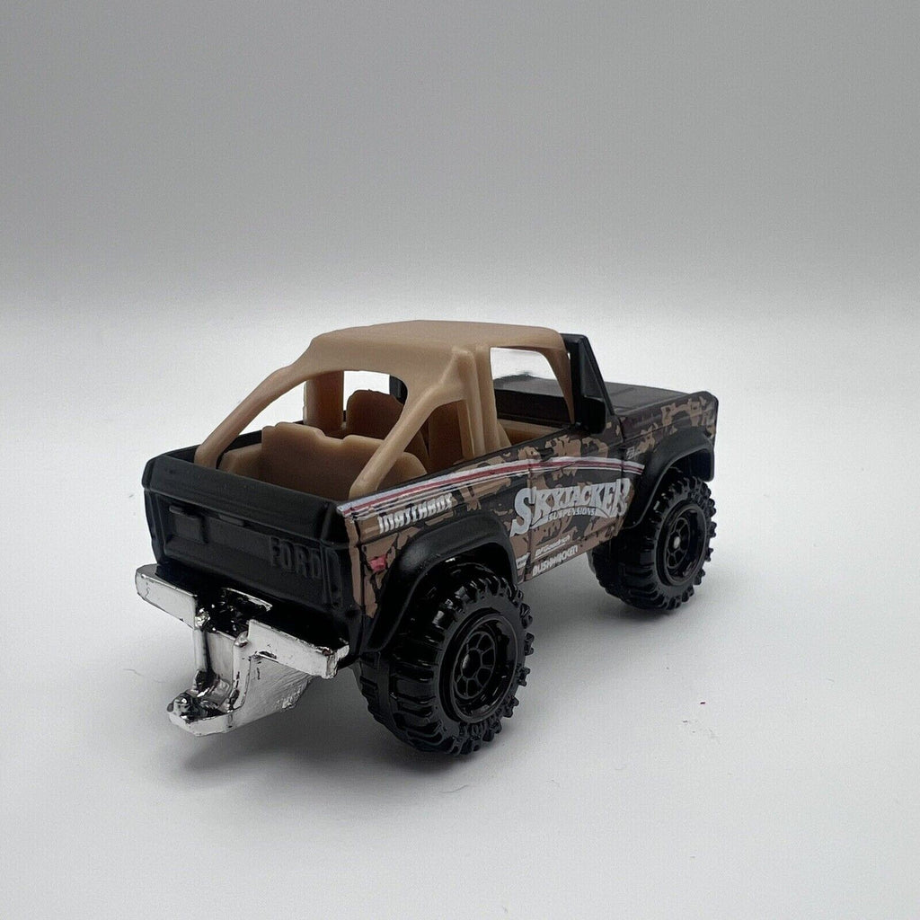 2024 Matchbox Ford Bronco 4x4 - Camo - Skyjacker Suspensions - Loose