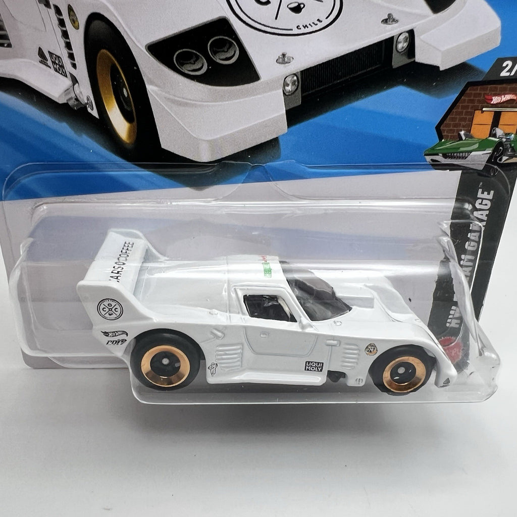 HOT WHEELS 2026 LA LIEBRE WHITE 31/250 JJK77 HW DREAM GARAGE LEGENDS TOUR WINNER