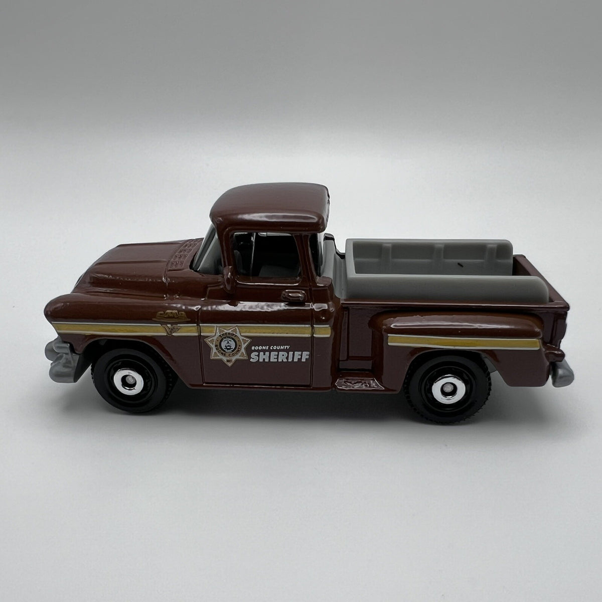 1957 57 GMC Stepside Pickup Sheriff Collectible 1/64 Scale Diecast Diorama Model