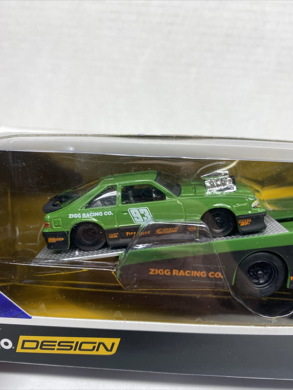 MAISTO DESIGN 1/64 ELITE TRANSPORT 1993 FORD SVT COBRA FOX BODY W/ Ramp Truck