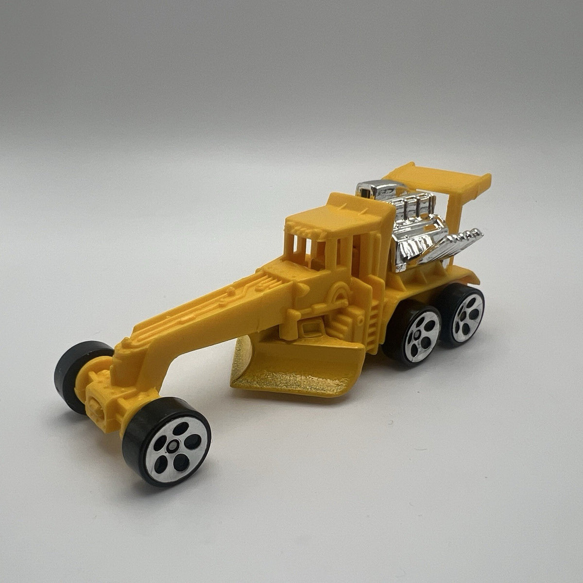 HOT WHEELS EARTH MOVER CASTED 1995 STREET CLEANER MAYLAYSIA BASE