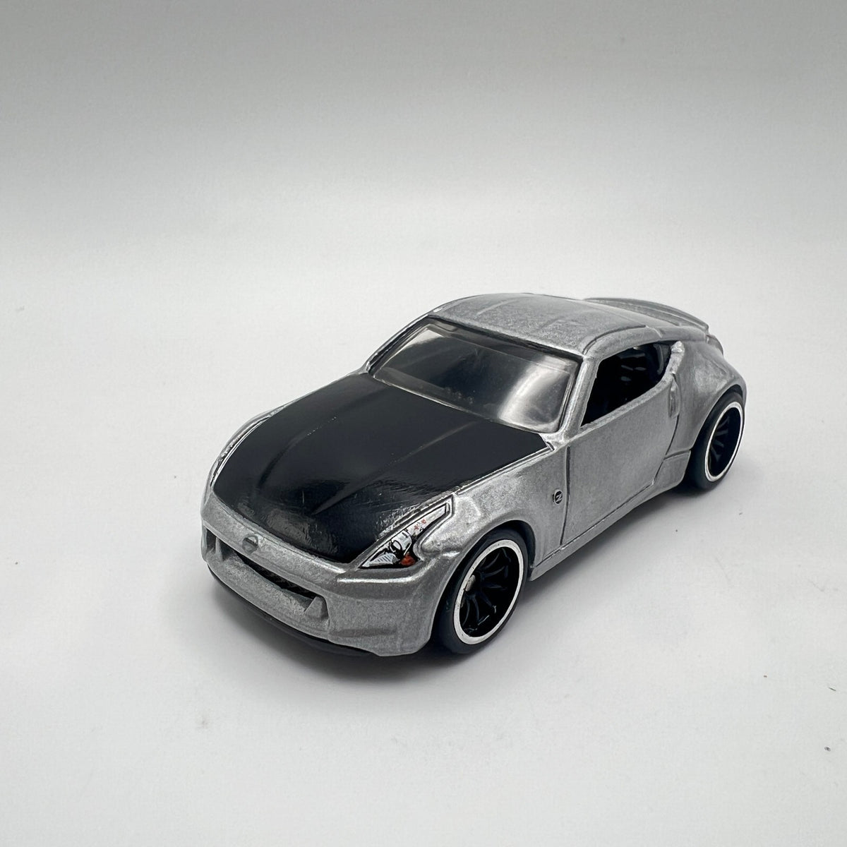 Hot Wheels Nissan 370Z Silver Black Hood LOOSE 1/64