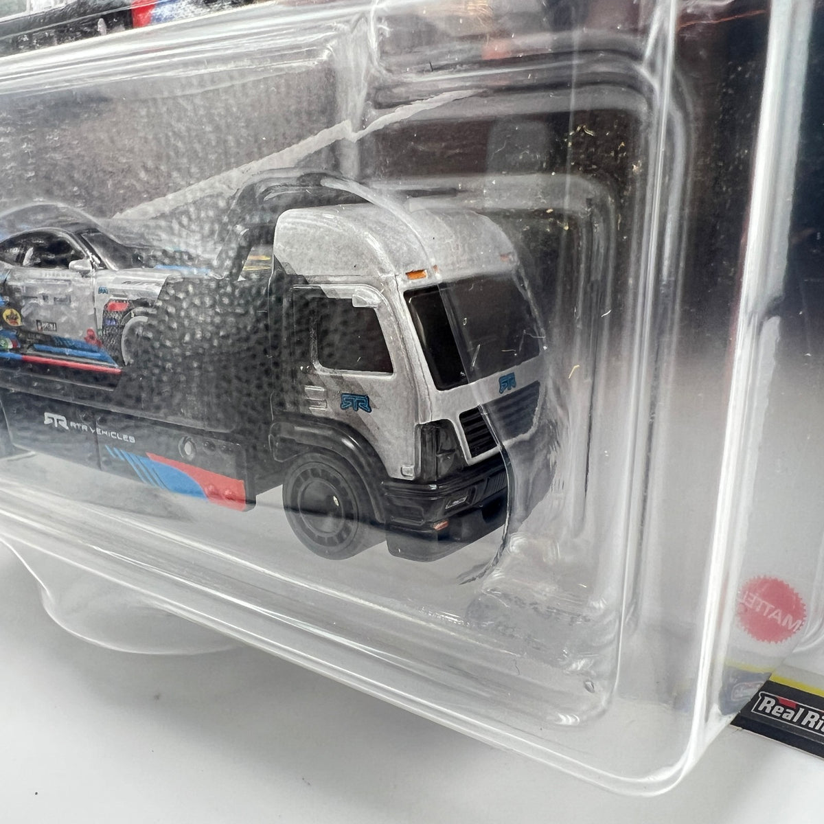 Hot Wheels Team Transport 2024 Ford Mustang RTR Spec 5-FD Aero Lift