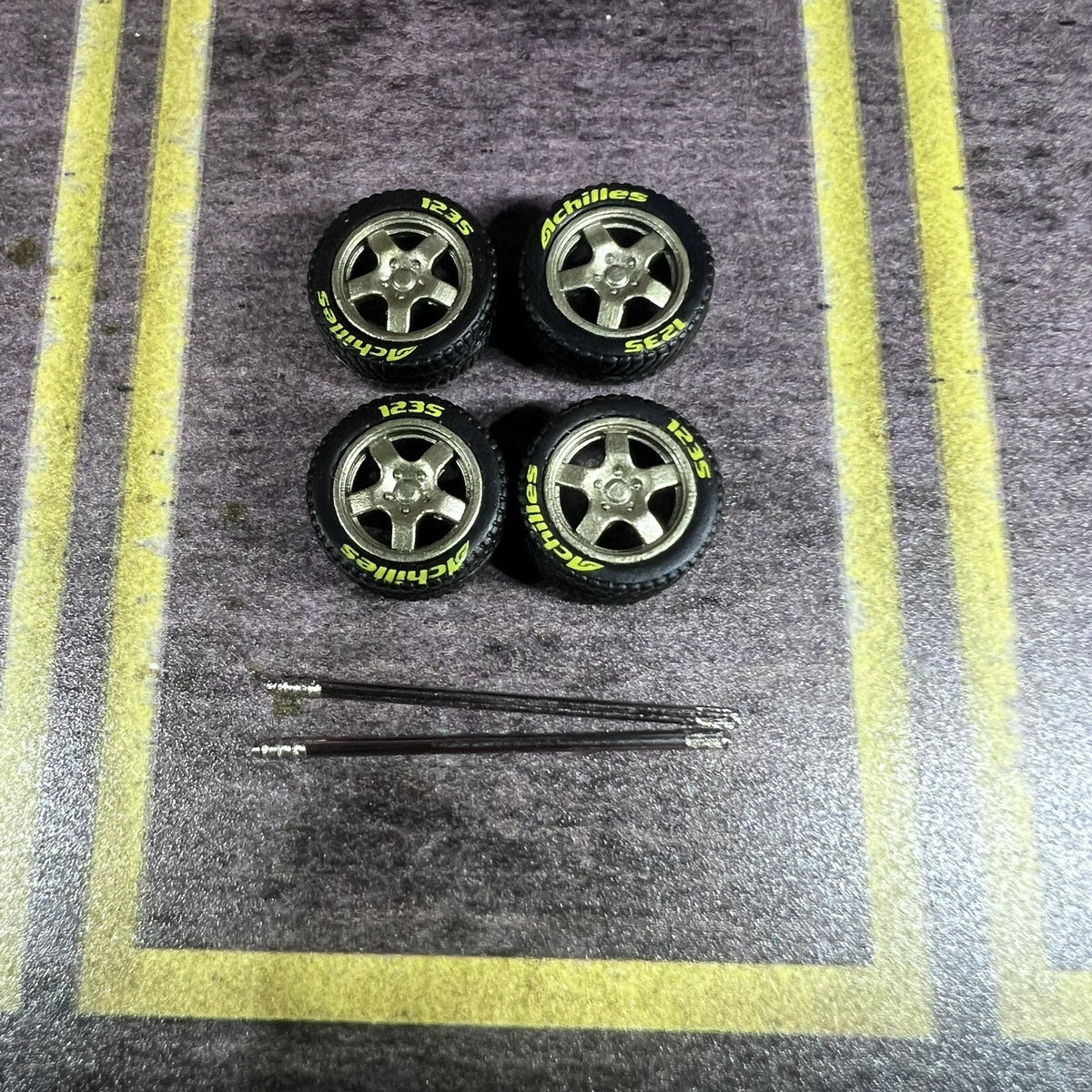 1/64 Scale 5 SPOKE Wheels With Rubbe Tires  For Hot Wheels Matchbox Tomica