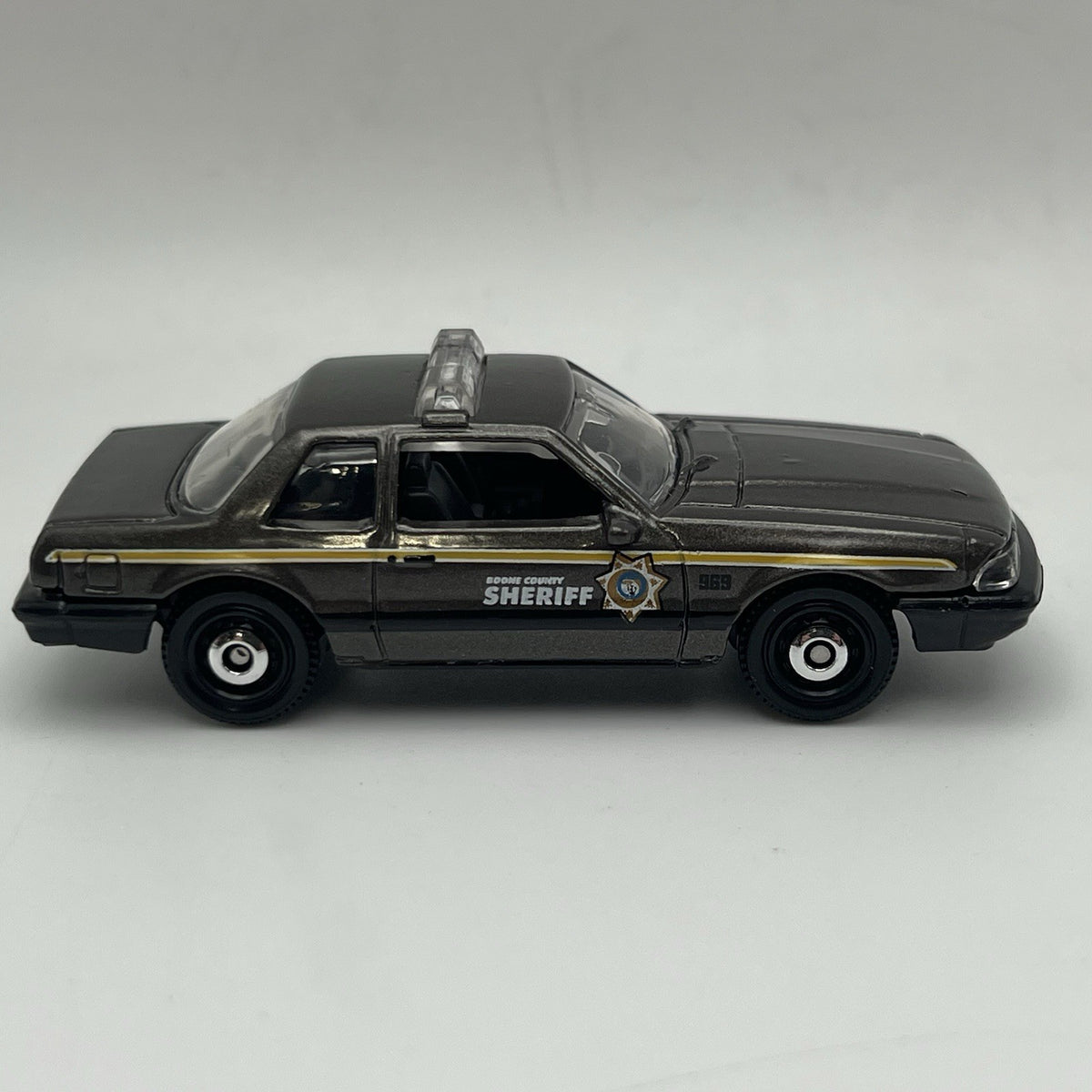 1993 93 Ford Mustang LX SSP Fox Collectible 1/64 Scale Diecast Diorama Model