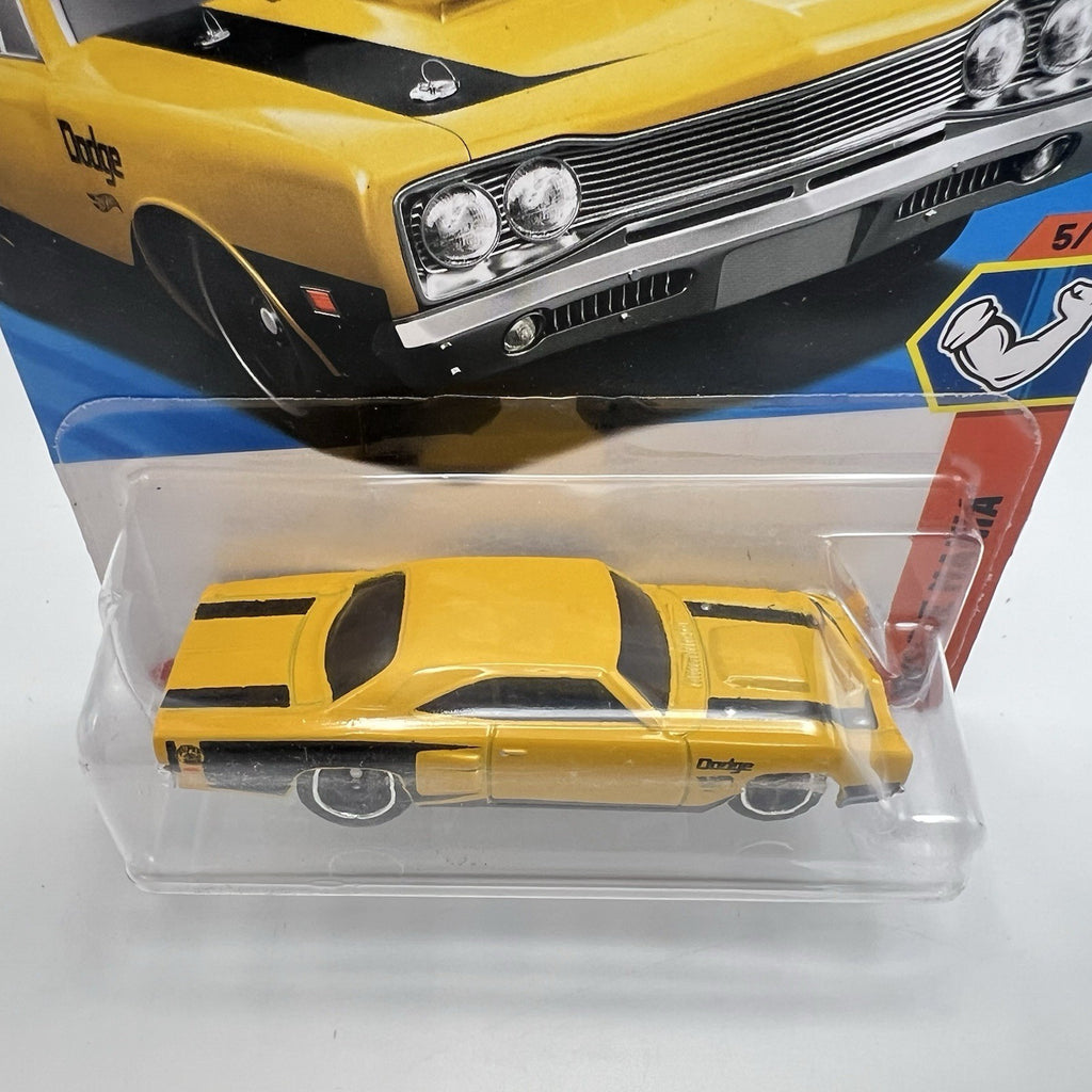 2025 HOT WHEELS MUSCLE MANIA #5/10 YELLOW '69 DODGE CORONET SUPERBEE
